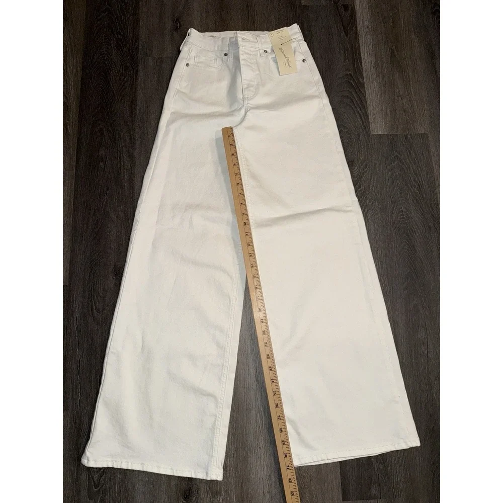 Universal Thread High-Rise Wide Leg White Denim Jeans Size 4